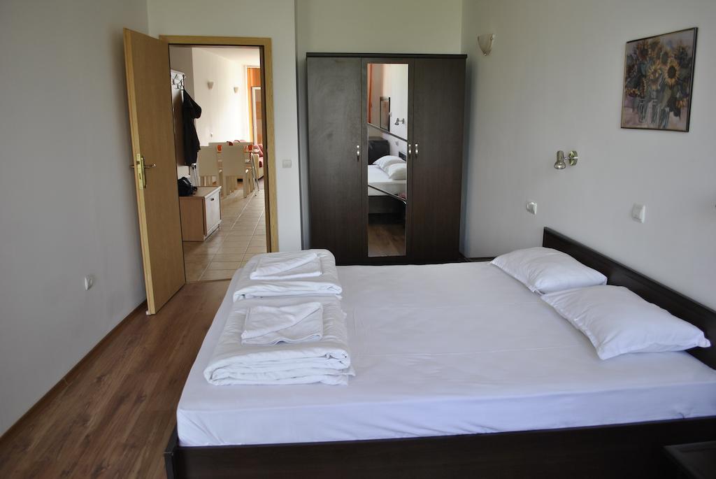 Julia Family Apartments Sunny Beach Quarto foto