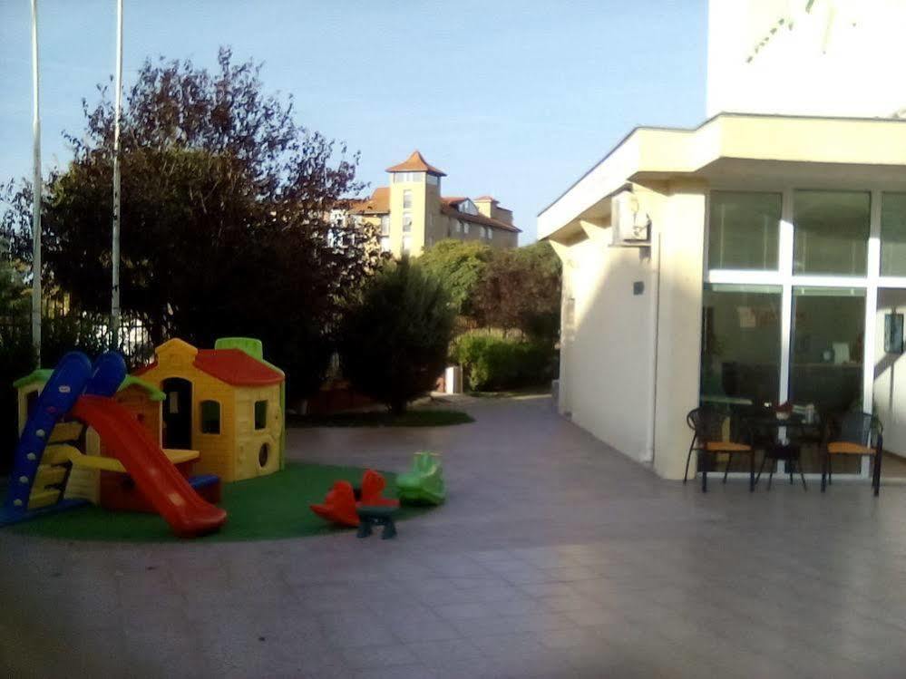 Julia Family Apartments Sunny Beach Exterior foto